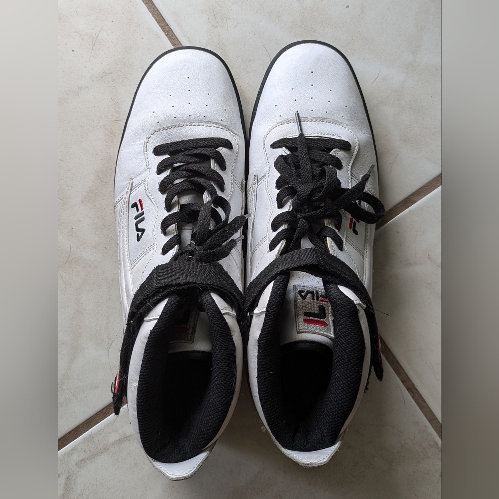 Men's Fila White Shoes, Size 10.5, gently used